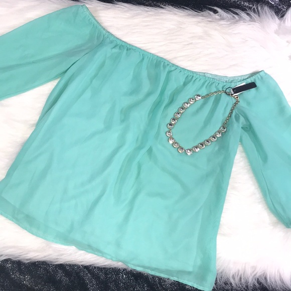 Charlotte Russe Side shoulder Chiffon Top - Picture 1 of 5